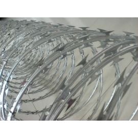 Dzeloņstieple 450mm x 12m, cinkota (000813) | Dzeloņstieples un stieples | prof.lv Viss Online